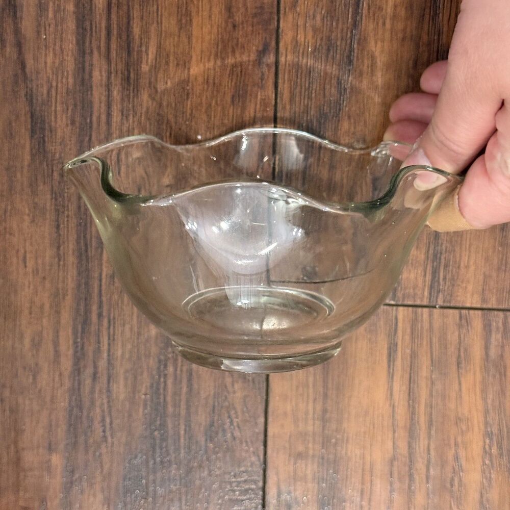 Vintage Mid Century Clear Glass Ruffled Dip Bowl Wavy Scalloped Edge 5", B6